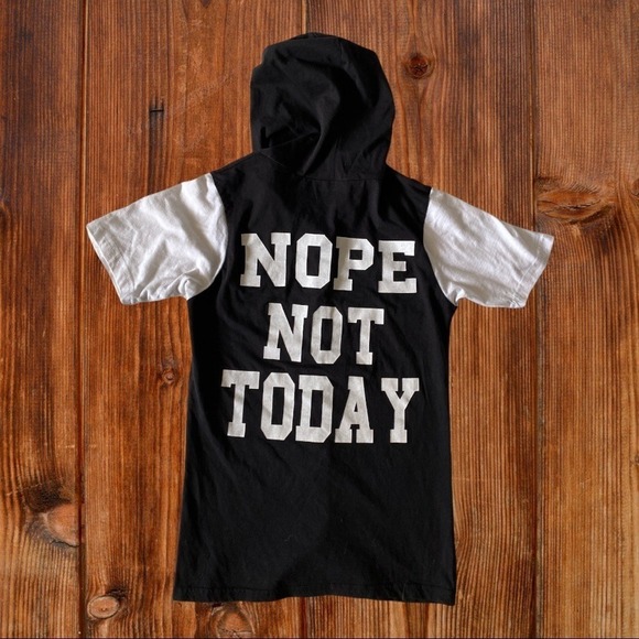 ON FIRE Nope Not Today Hooded Button Up Short Sleeve Top Small - Picture 2 of 11